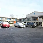 Motel Aloha Chicago