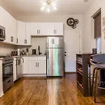✪ Cozy 1 Bedroom Close To Downtown ✪