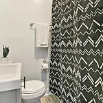 Cool 2br Close To Fun - Grace 2 * Chicago