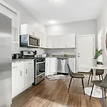 Trendy & Insta-Worthy 2Br Apartment - Kimball Rear