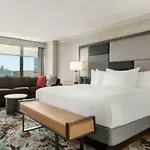 Hilton Grand Vacations Club Magnificent Mile Hotel Chicago