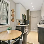 In Close To Boystown - Oakdale 204 Rep Apartment *