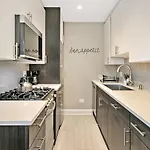 In Close To Boystown - Oakdale 204 Rep * Chicago