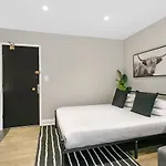 In Close To Boystown - Oakdale 204 Rep Chicago
