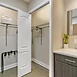 In Close To Boystown - Oakdale 204 Rep *