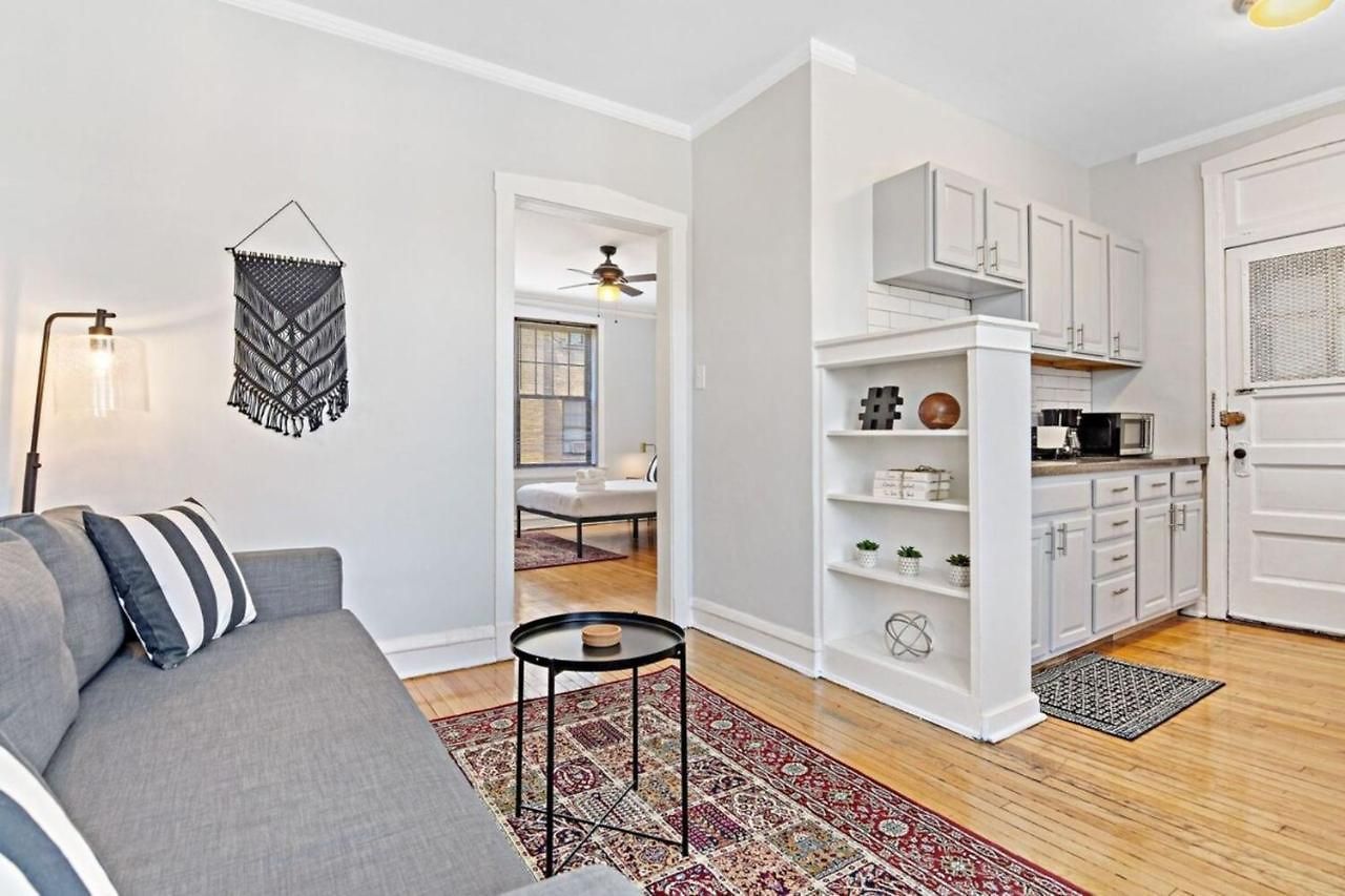1br Modern Close To Shops & Restaurants - Belmont C6 Chicago