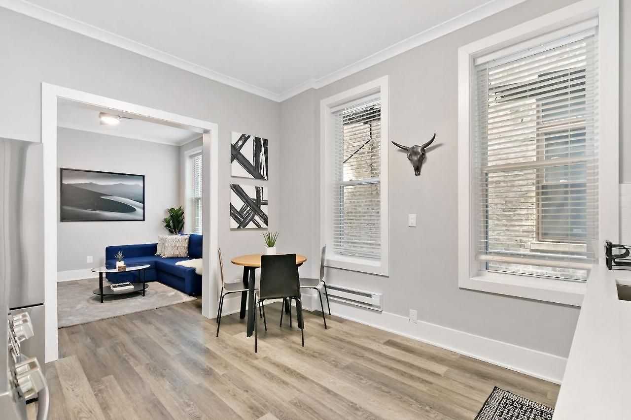 Apartment 2br Comfy And Stylish In West Town - Erie 1r Chicago