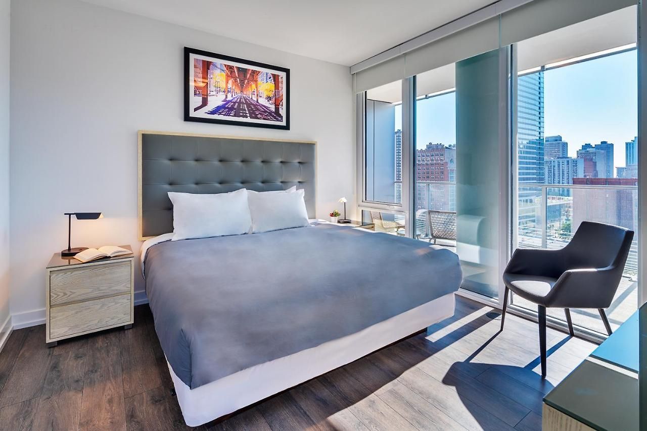 Hotel Level - Old Town Chicago