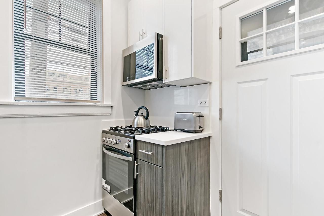 Apartment Newly Renovated 1br In Ideal Location - Belmont E1