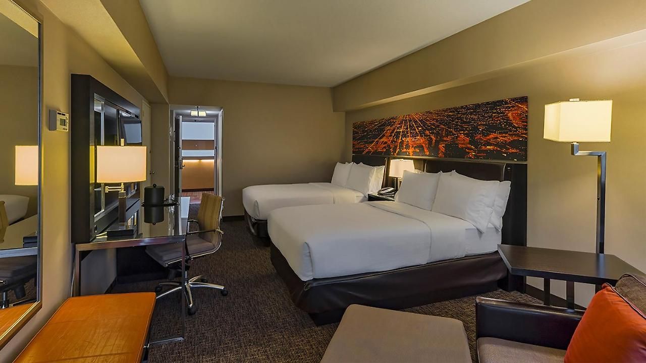 Mart Plaza River North, An Ihg 4*