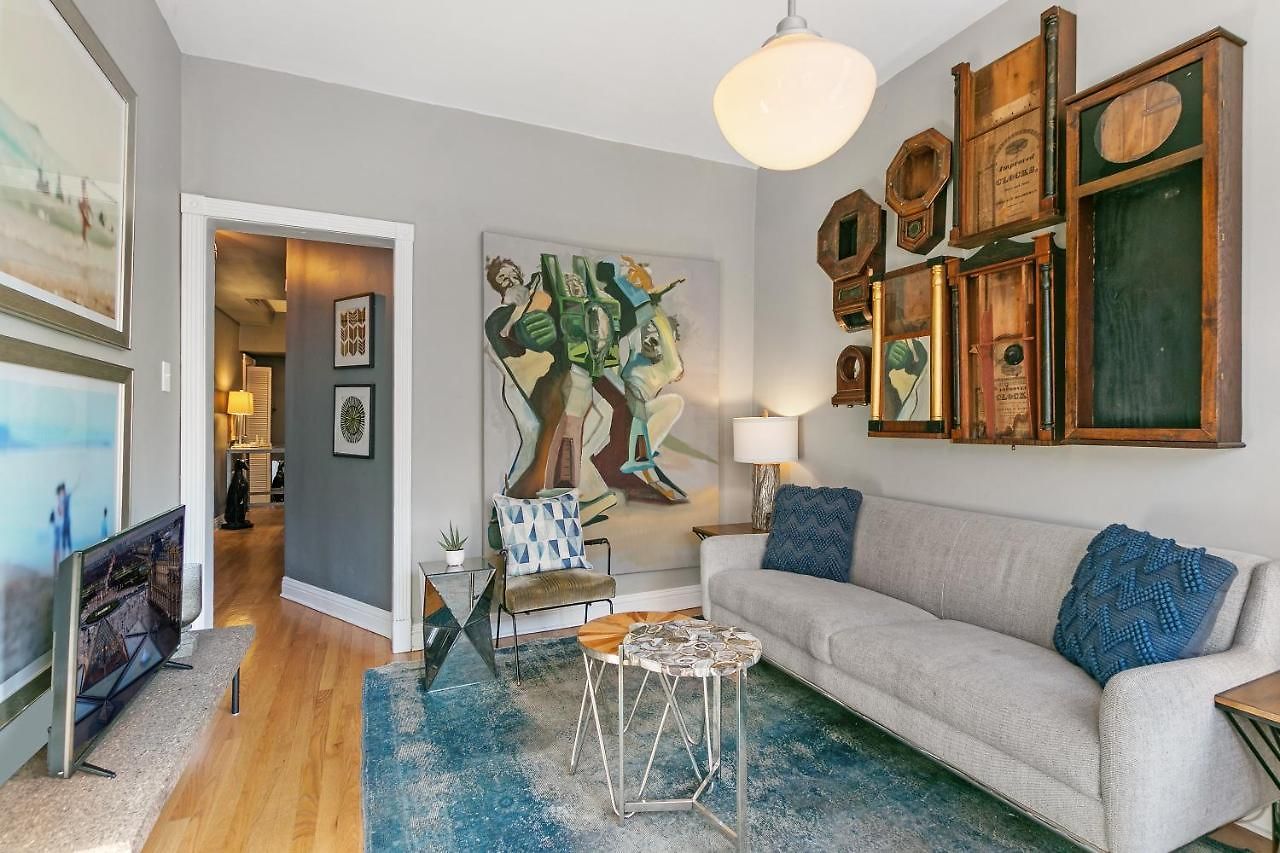 Stylish 2br Pad With Up-to-date Comforts - Halsted Rep