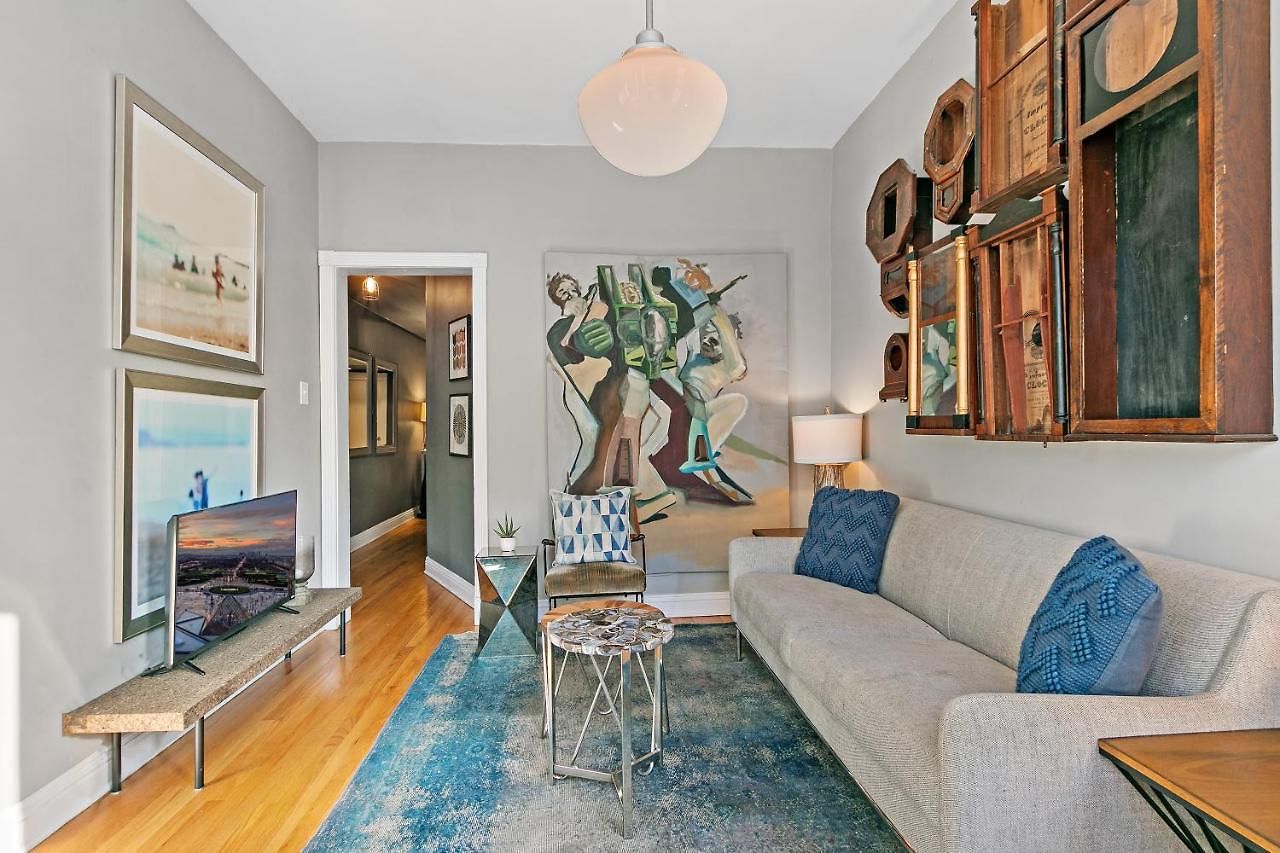 Stylish 2br Pad With Up-to-date Comforts - Halsted Rep Chicago
