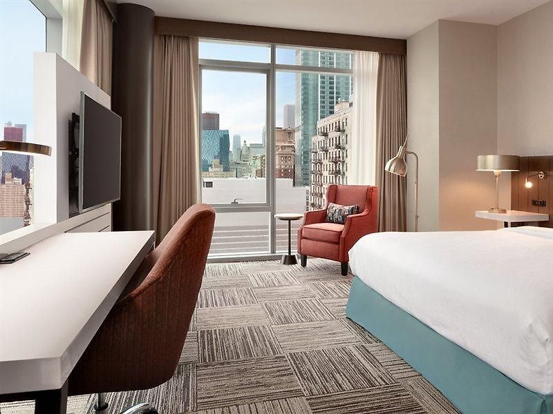 Hilton Garden Downtown South Loop Hotel