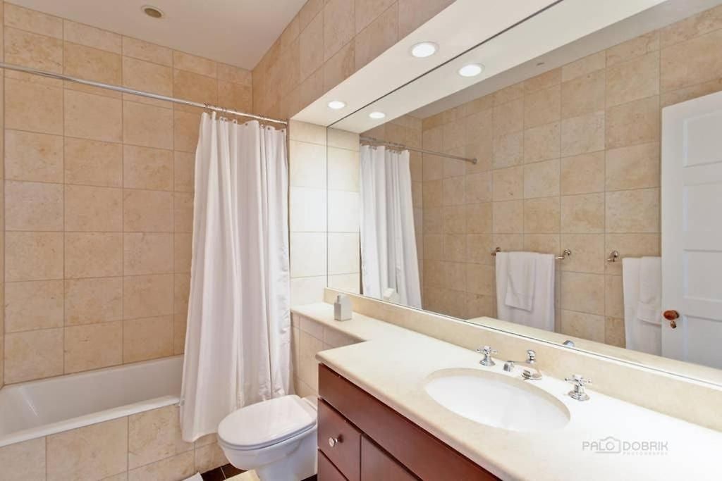 Historic Luxury Townhouse In Downtown Holiday home