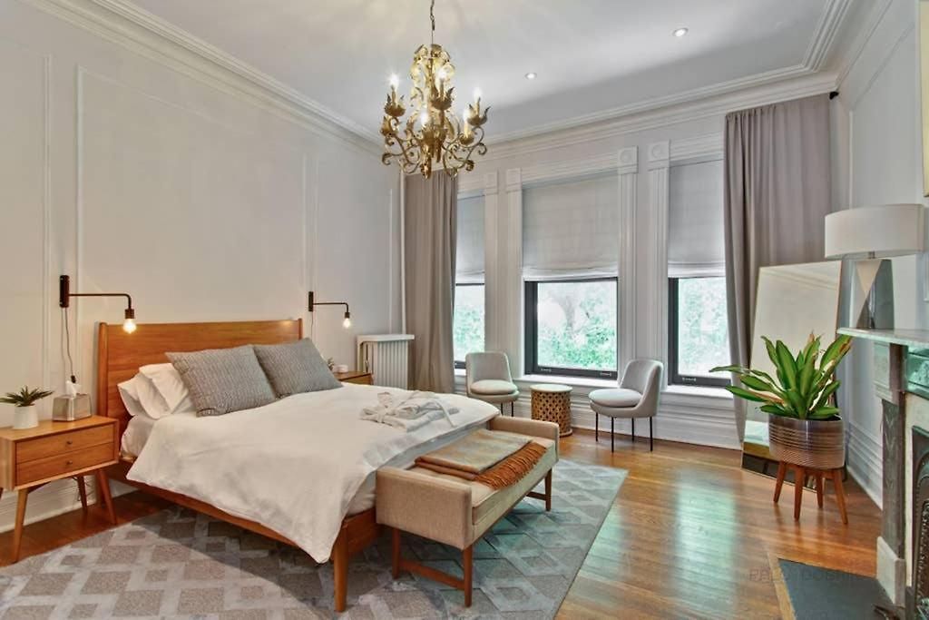 Historic Luxury Townhouse In Downtown *