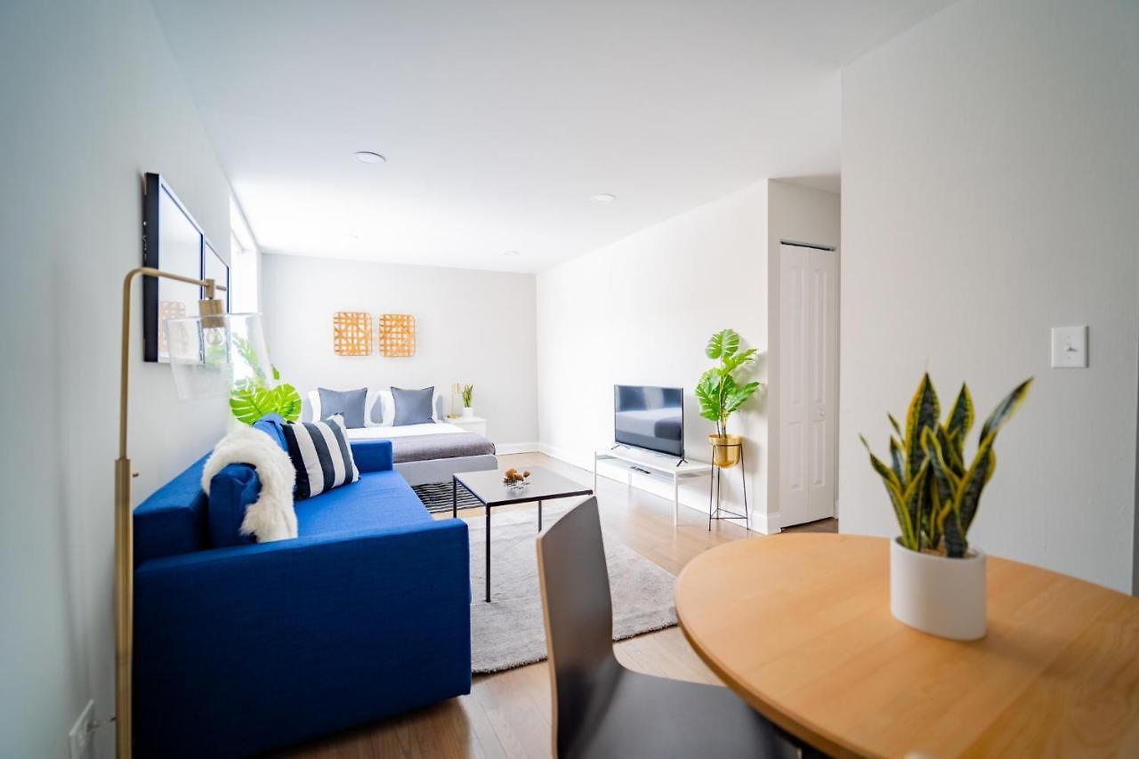 Comfy And Complete Near Boystown - Oakdale 317 Rep