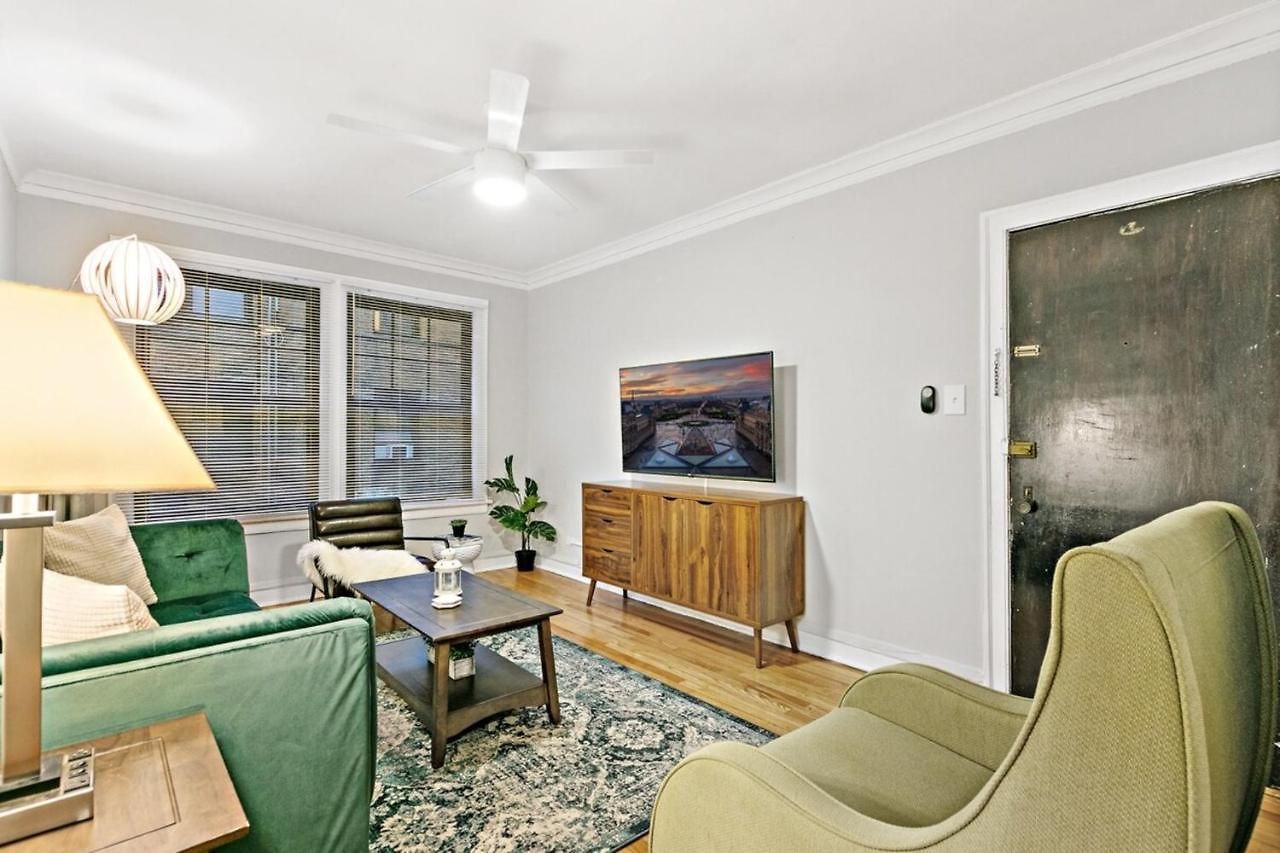 1br Modern Lakeview Close To Dining - Oakdale 2s Chicago