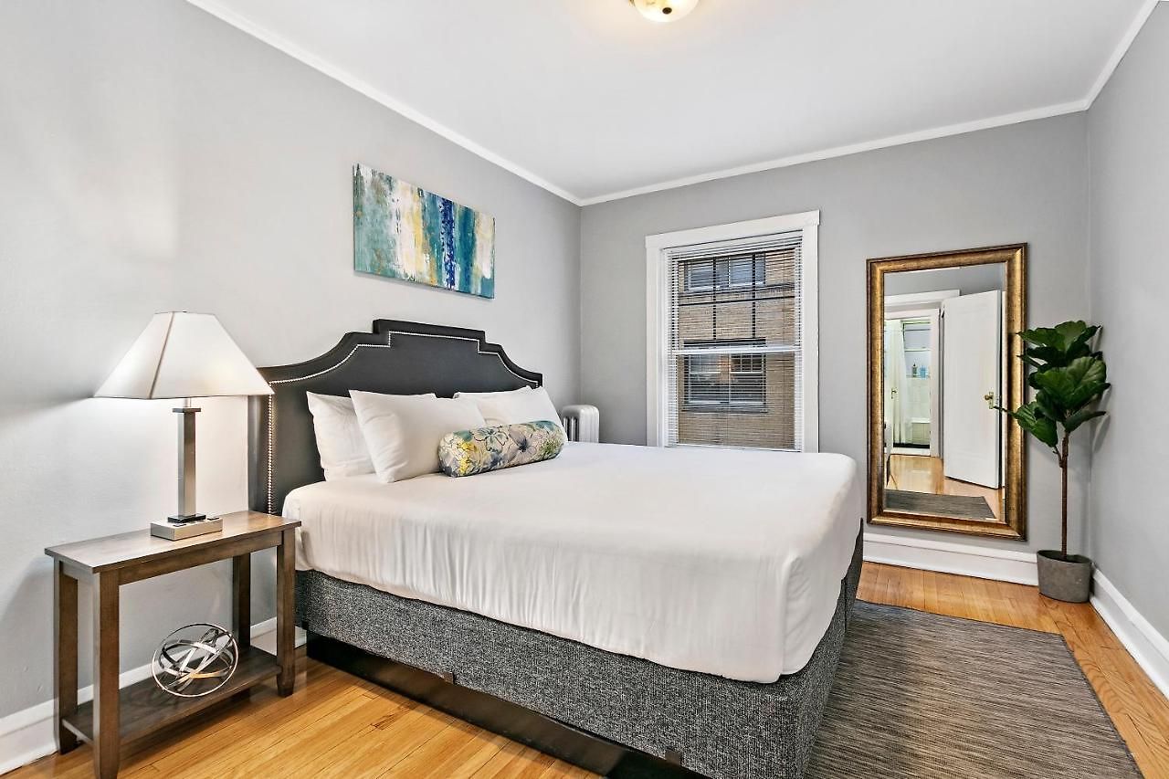 1-bedroom Cozy & Modish - Marshfield W2 Rep Apartment Chicago