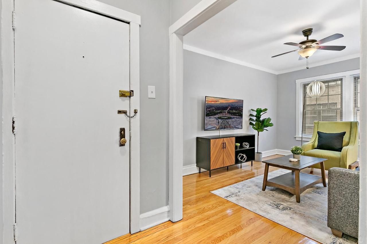 1-bedroom Cozy & Modish - Marshfield W2 Rep