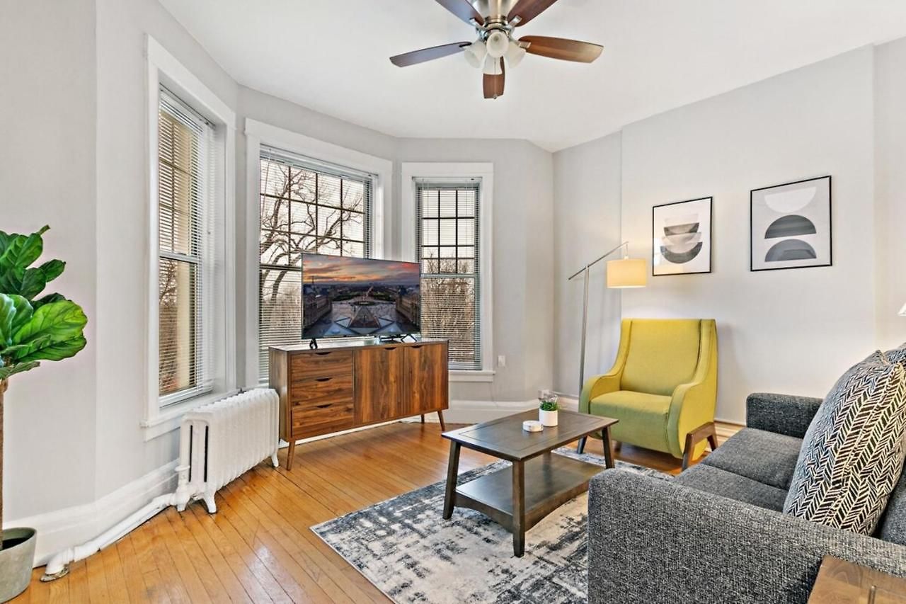Comfy 2br Near Wrigley Field - Grace 3 Apartment