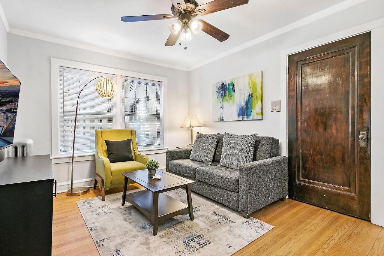 Vibrant 1br In Roscoe Village - Marshfield N3 Apartment *