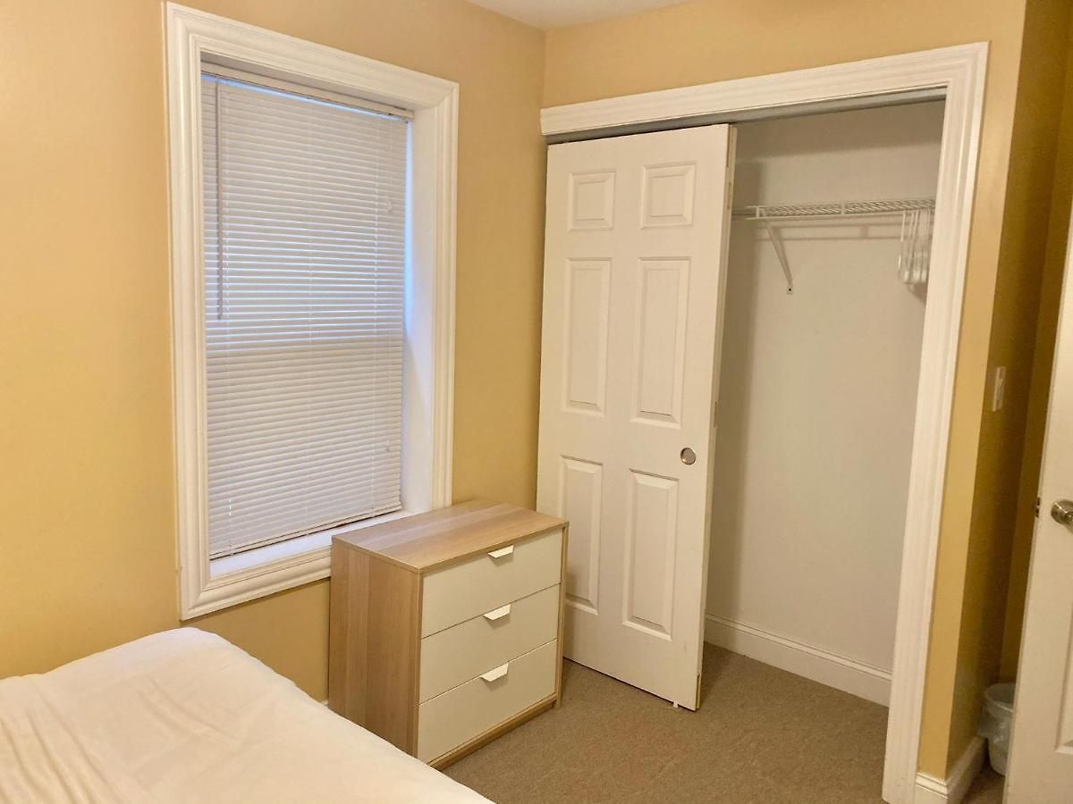 Entire Modern 2 Bedroom Apartment Chicago
