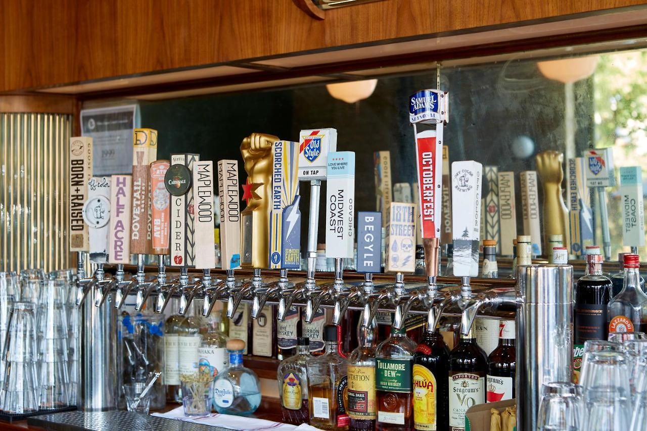 Inn The Leavitt Street & Tavern