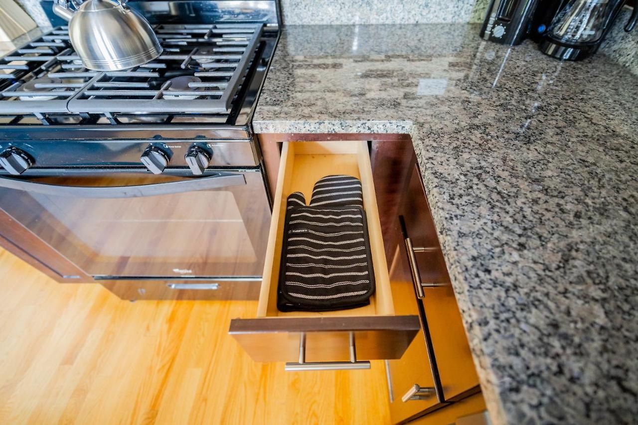 Apartment 3-bedroom Gem With In-unit Laundry - Lawndale 1 Chicago