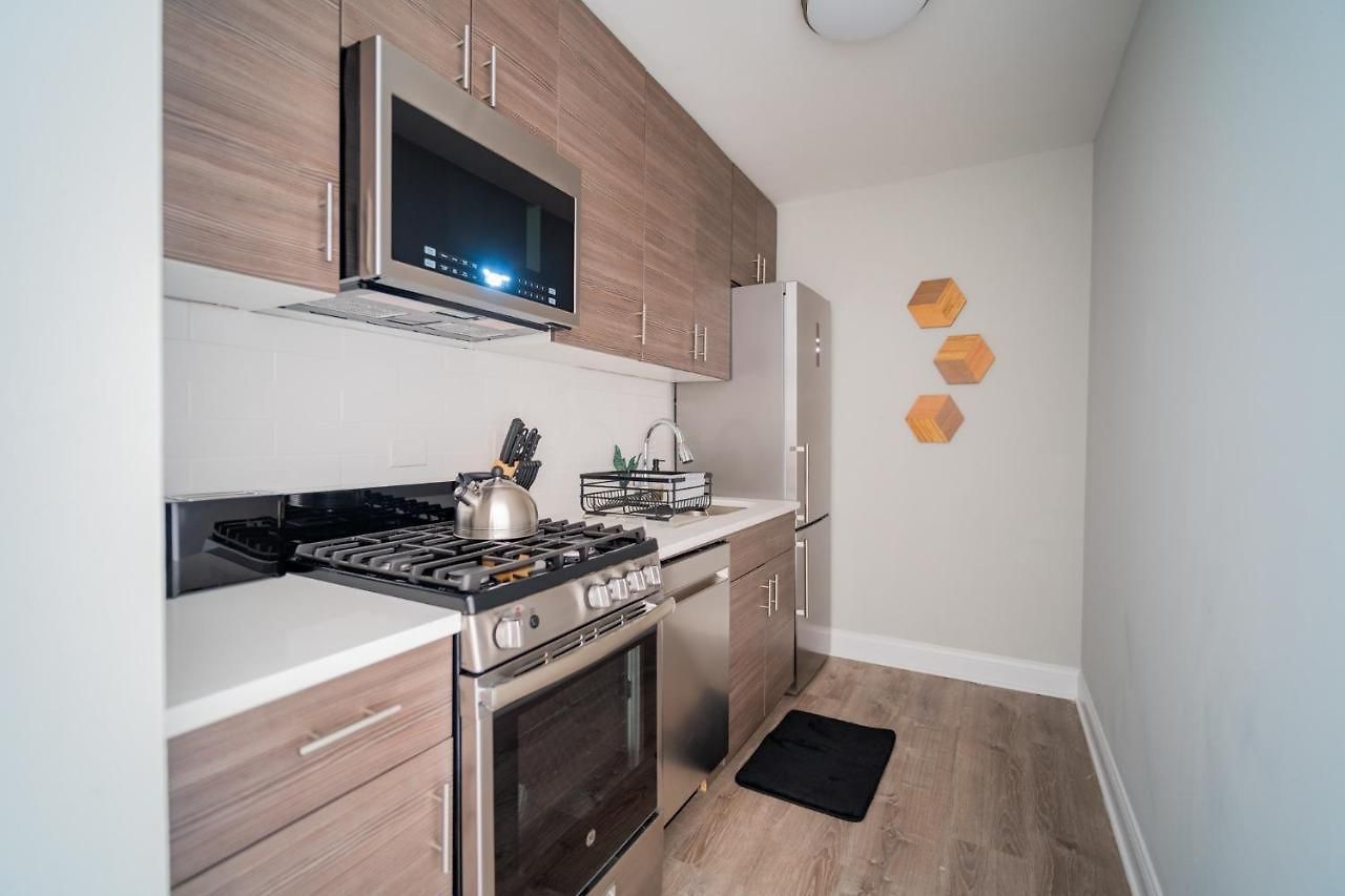 Comfy And Complete Near Boystown - Oakdale 317 Rep Chicago