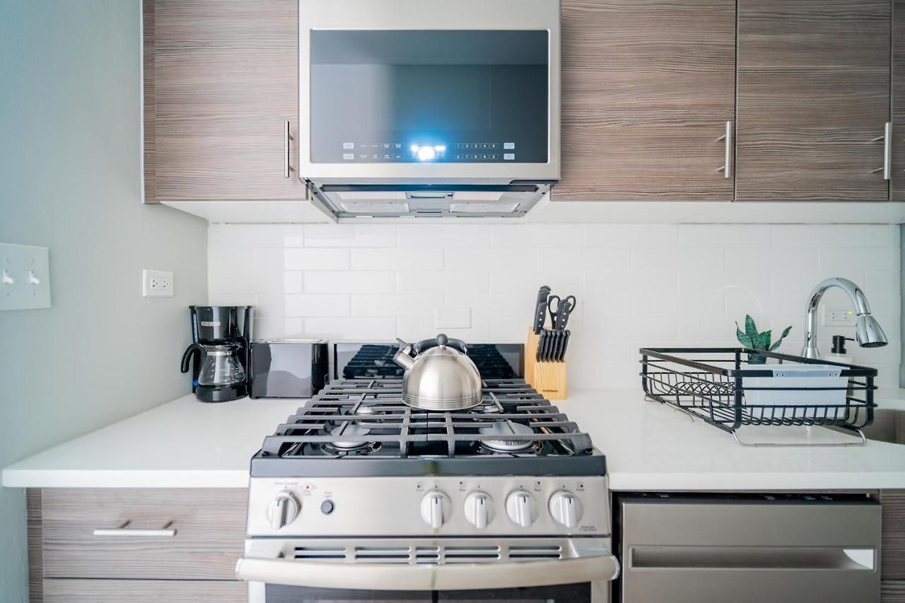 Comfy And Complete Near Boystown - Oakdale 317 Rep *