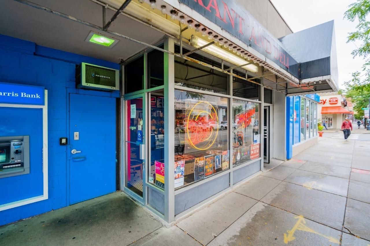 Comfy And Complete Near Boystown - Oakdale 317 Rep