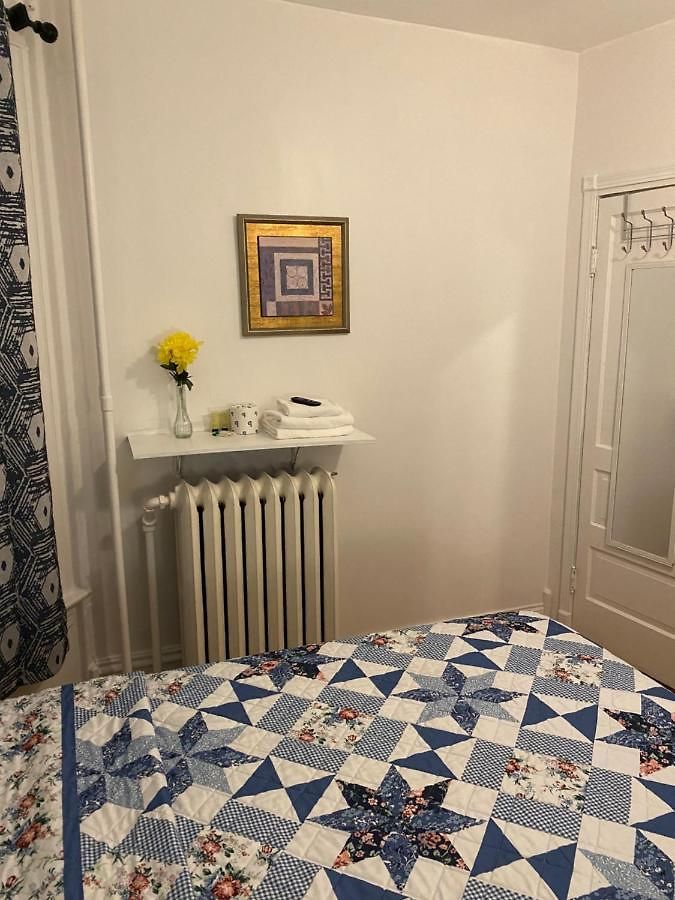 Hollywood Llc Homestay