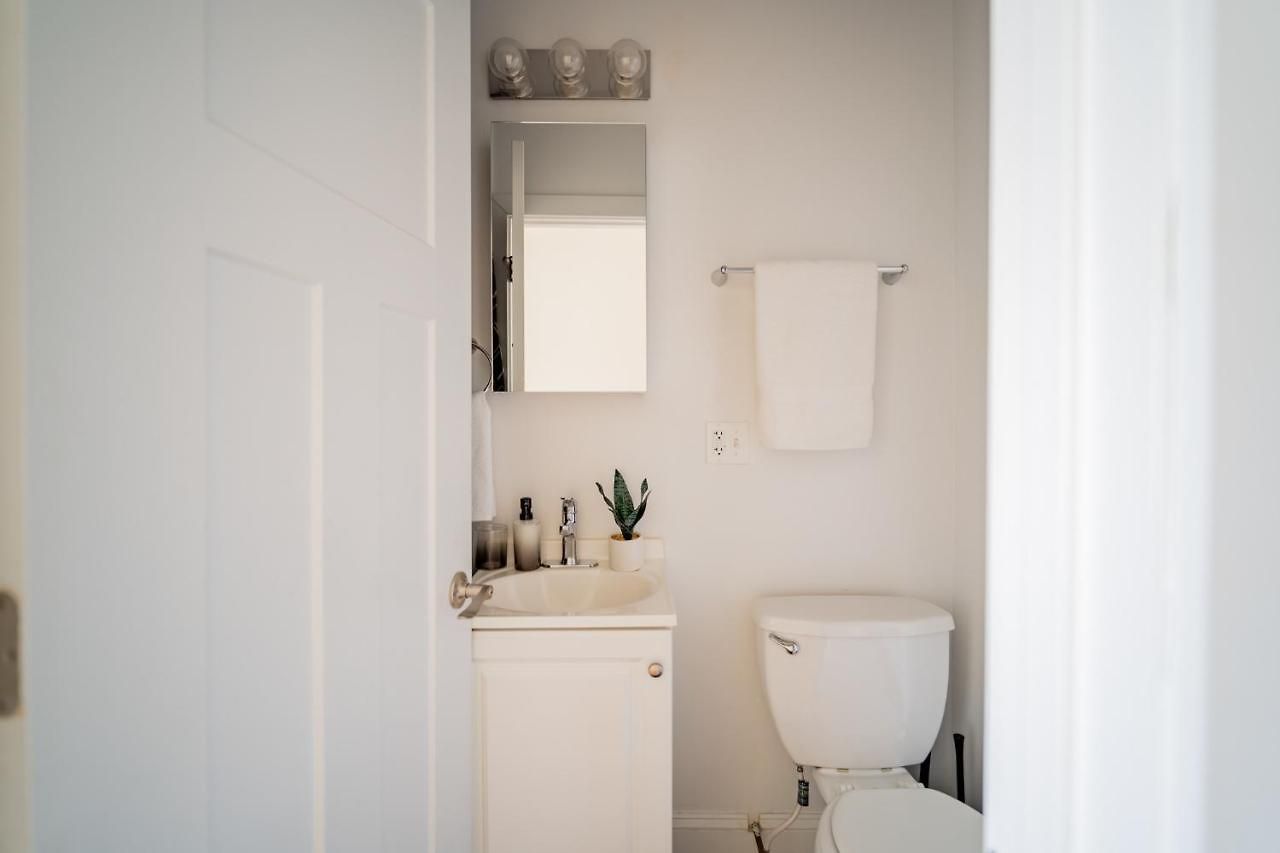 Apartment 3-bedroom Gem With In-unit Laundry - Lawndale 1 Chicago