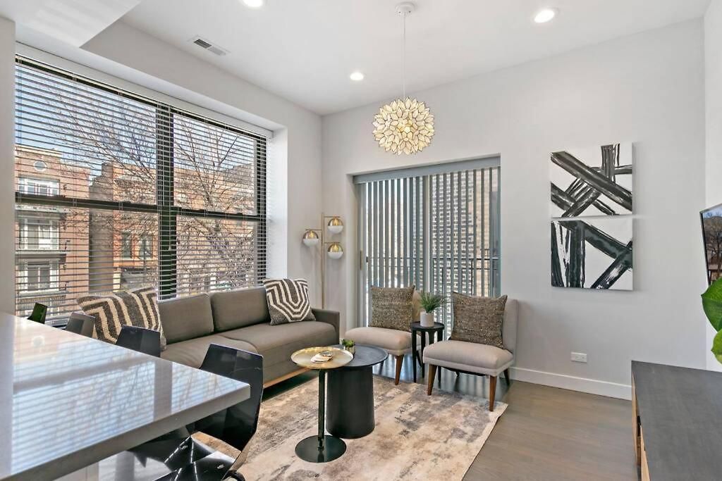 Apartment Cozy & Modern 3br - Division 201w 301w Rep Chicago