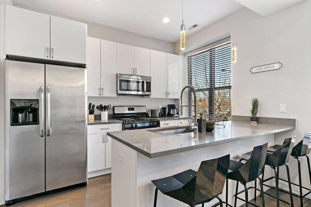 Cozy & Modern 3br - Division 201w 301w Rep Apartment Chicago