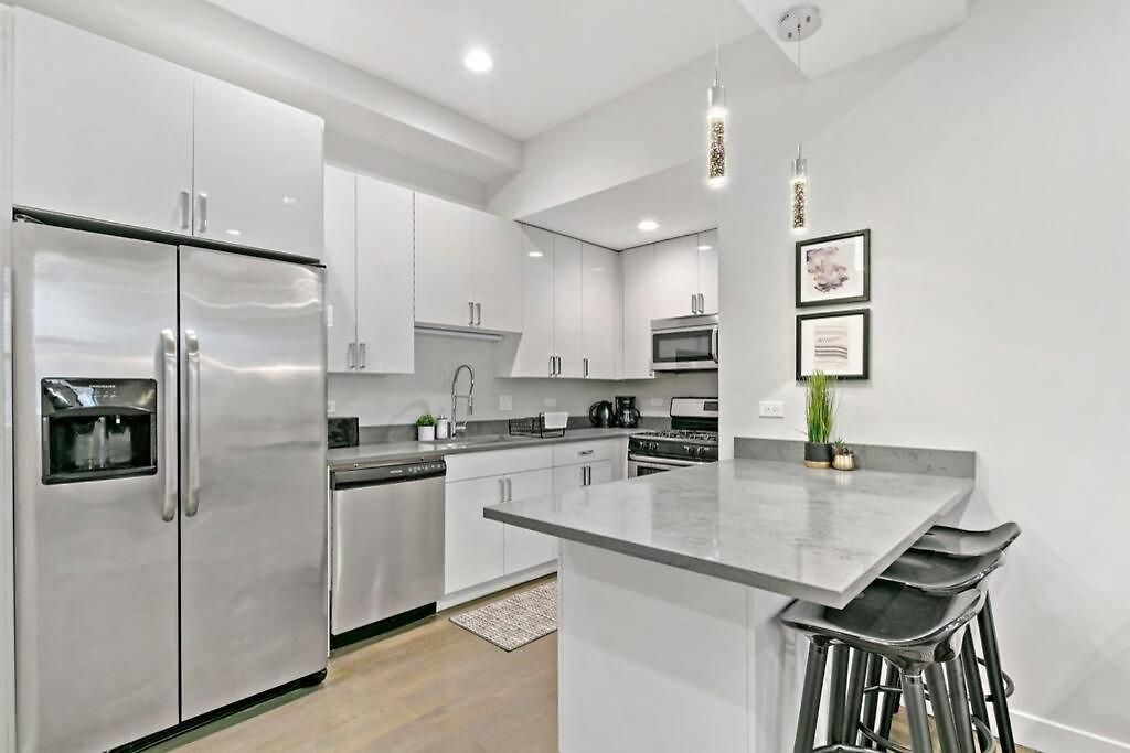 Apartment 2br Trendy Urban - Division 102w 202w 302w Rep *