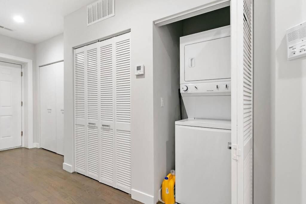 2br Trendy Urban - Division 102w 202w 302w Rep Apartment Chicago