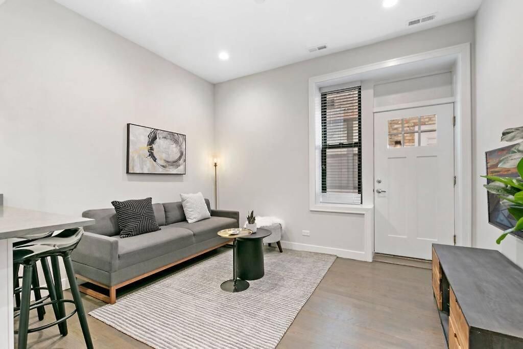 Apartment 2br Trendy Urban - Division 102w 202w 302w Rep