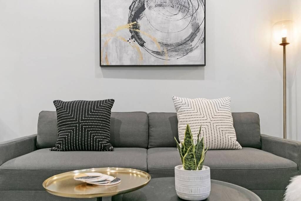 2br Trendy Urban - Division 102w 202w 302w Rep Chicago