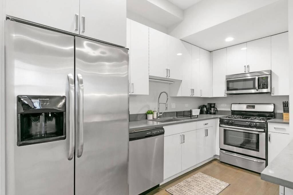2br Trendy Urban - Division 102w 202w 302w Rep Apartment *