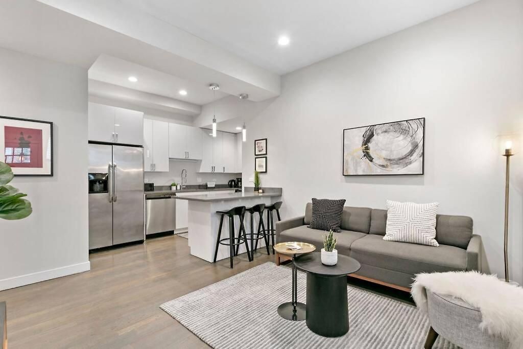 2br Trendy Urban - Division 102w 202w 302w Rep Apartment