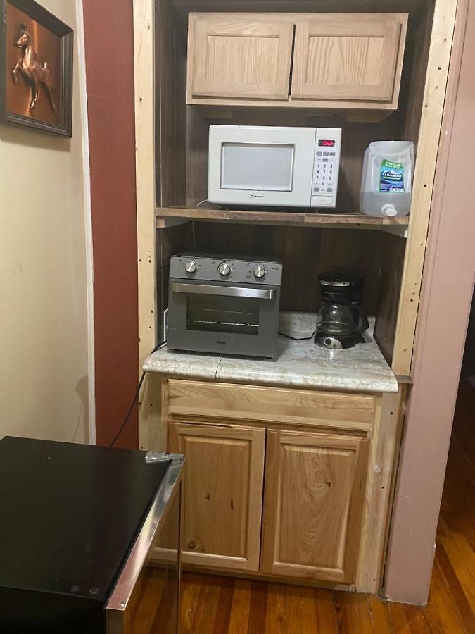 Hollywood Llc Homestay Chicago
