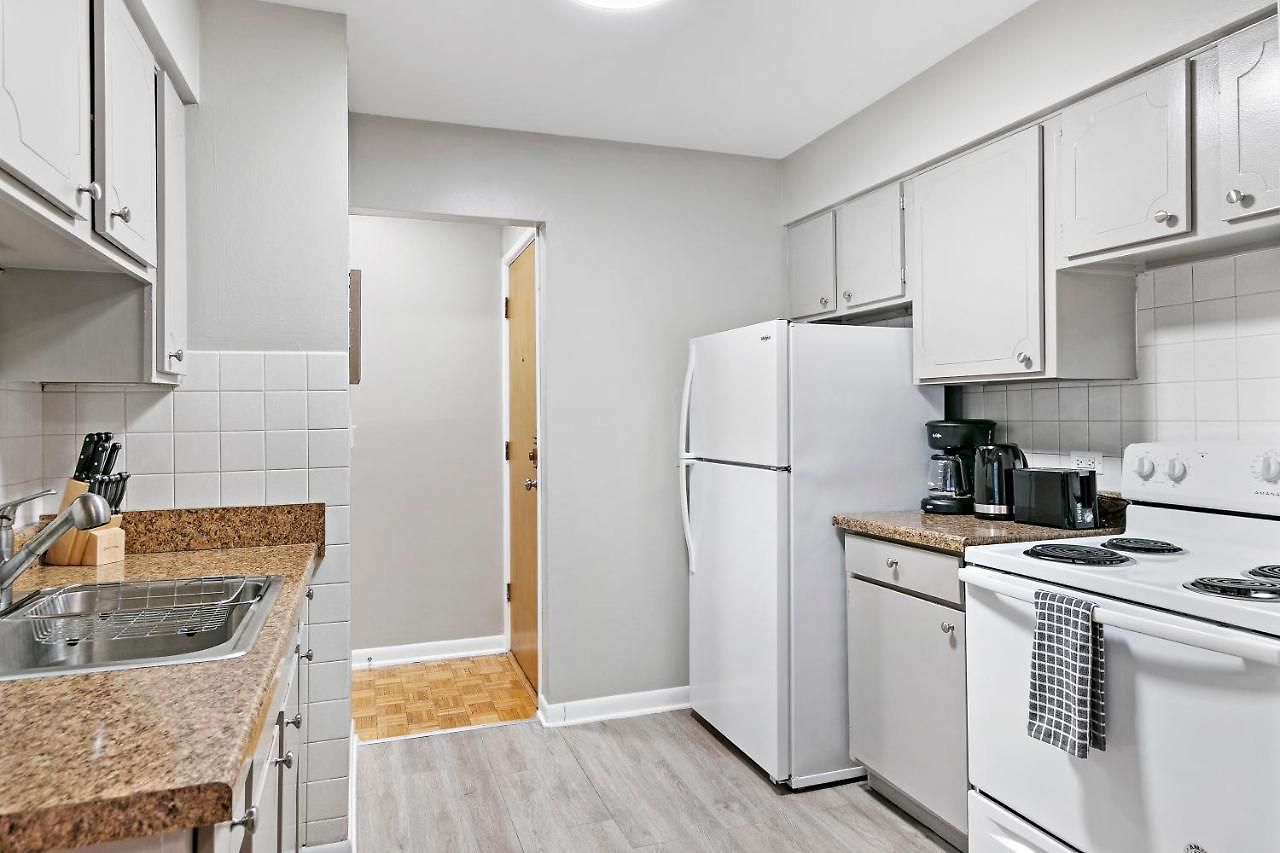 Cozy 1Br Escape, Walk To Dining & Attractions - Oakdale 204 *
