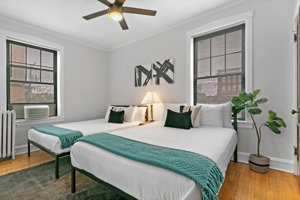 Well-furnished 1br In Popular Spot - Belmont J3 *