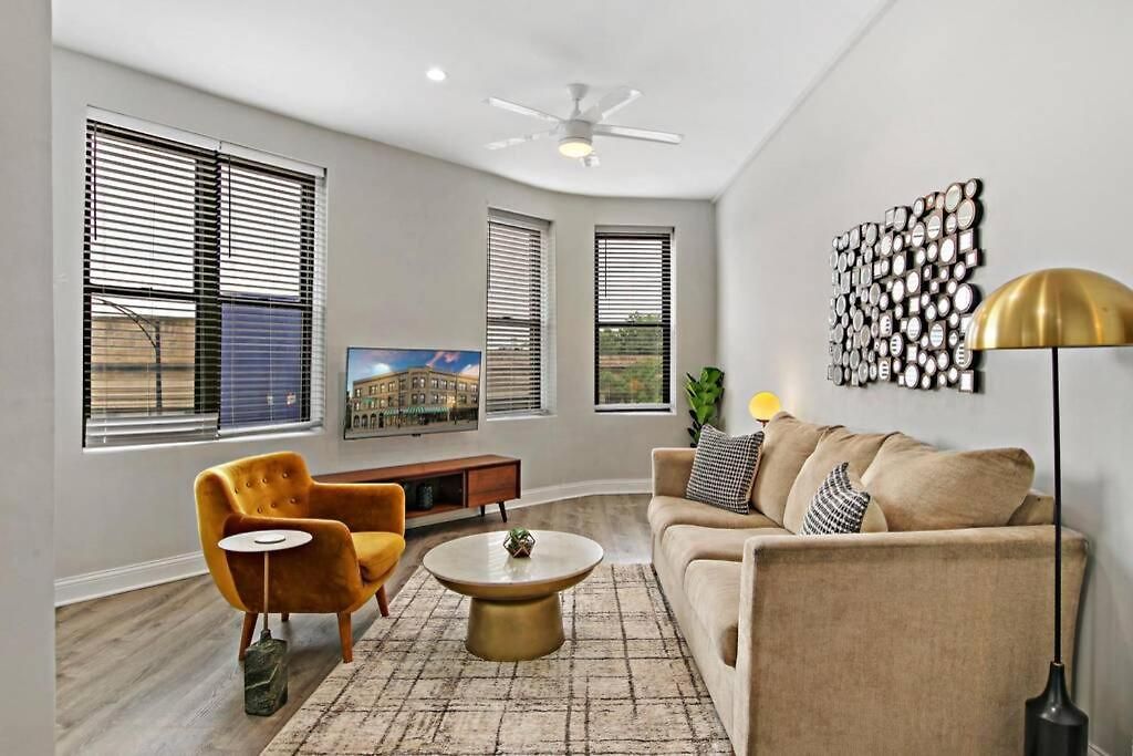 3br In Logan Square Walkable To Highlights - Park S6 Apartment Chicago