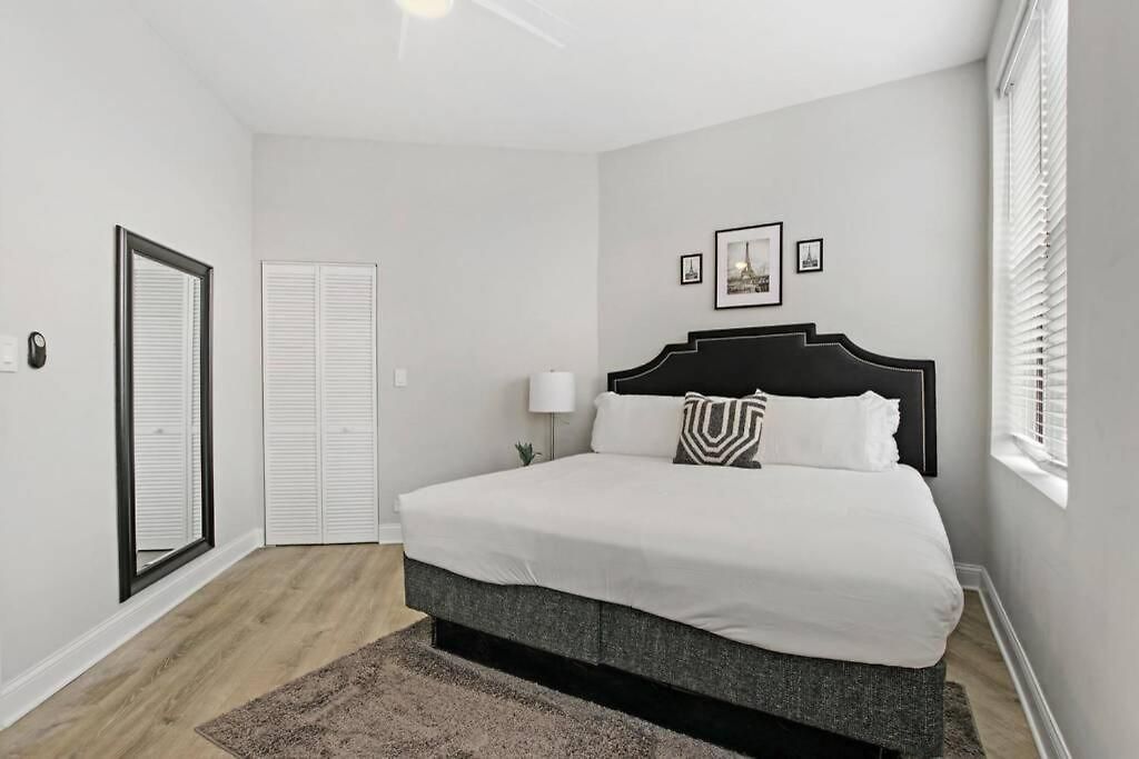 3br In Logan Square Walkable To Highlights - Park S6