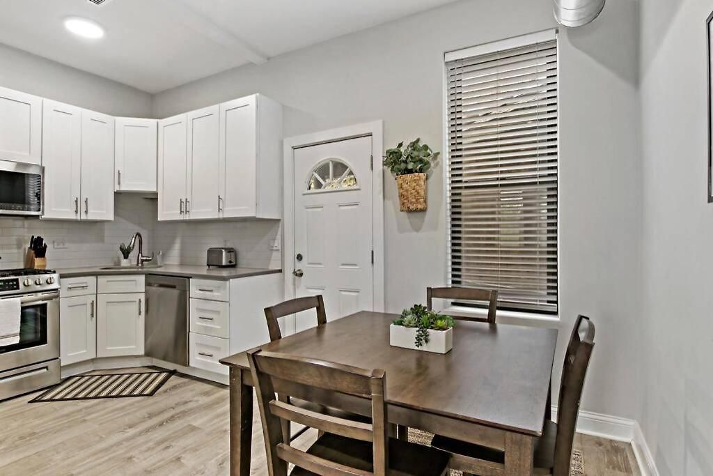 3br In Logan Square Walkable To Highlights - Park S6 Apartment *