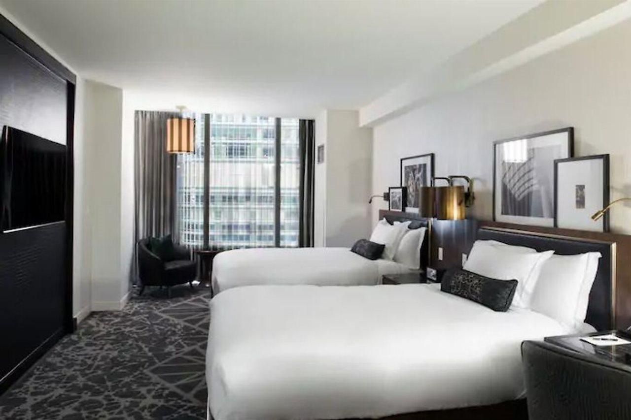Londonhouse Chicago, Curio Collection By Hilton Chicago