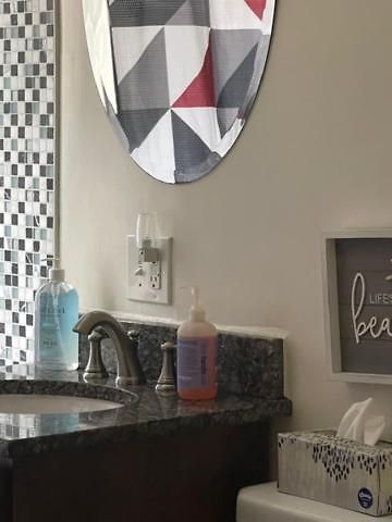 Clean, Spacious, Inexpensive Queen Br Guest house *