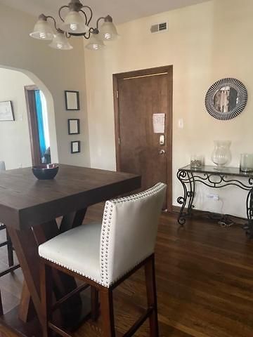 Clean, Spacious, Inexpensive Queen Br *